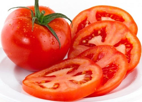 tẩy lông chân bằng cà chua